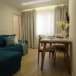 شقة Ionian Blue 4 *